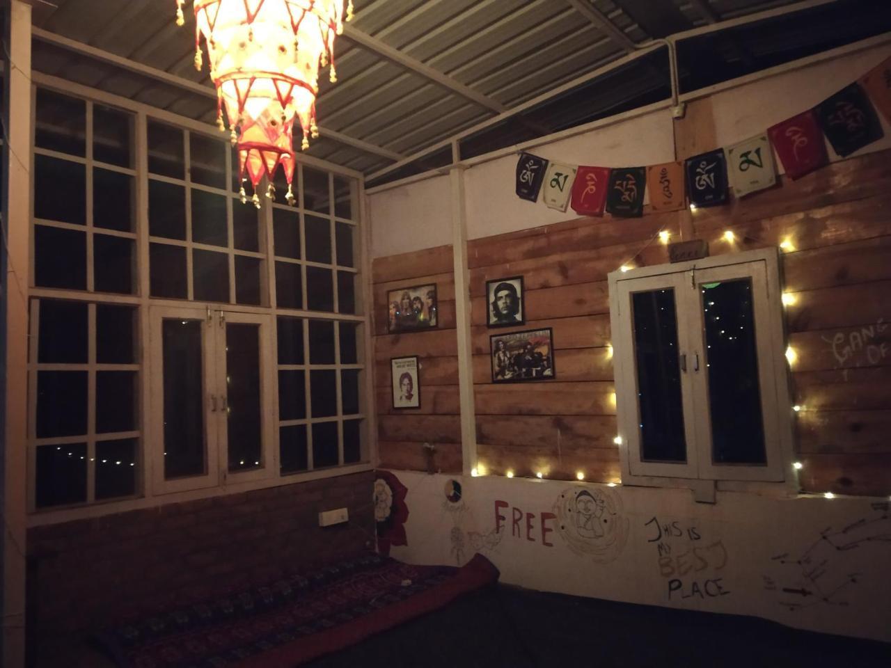 Vista Hostel Jeolikote, Nainital Patwa Dunga Kültér fotó